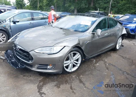 2015 Tesla Model S from USA, damaged, VIN 5YJSA1E12FF112483